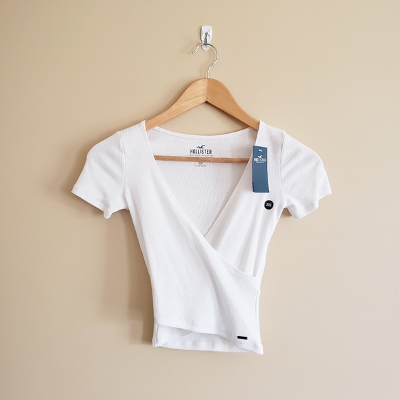 NWT Hollister White Faux Wrap Crossover Short Sleeve Crop Top - Picture 1 of 5